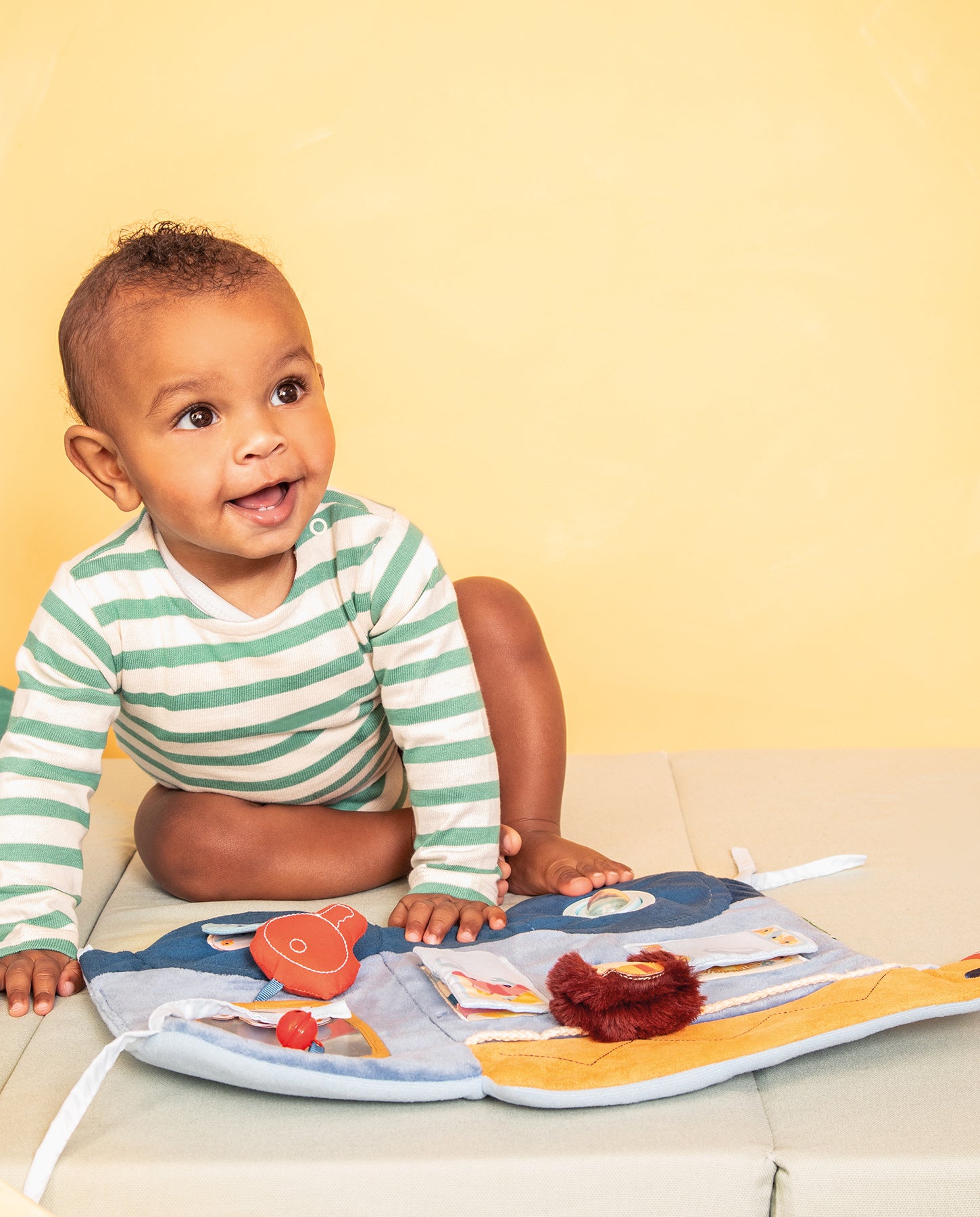 Panou soft cu activitati, Lilliputiens, mesterul Jules, 3 luni+