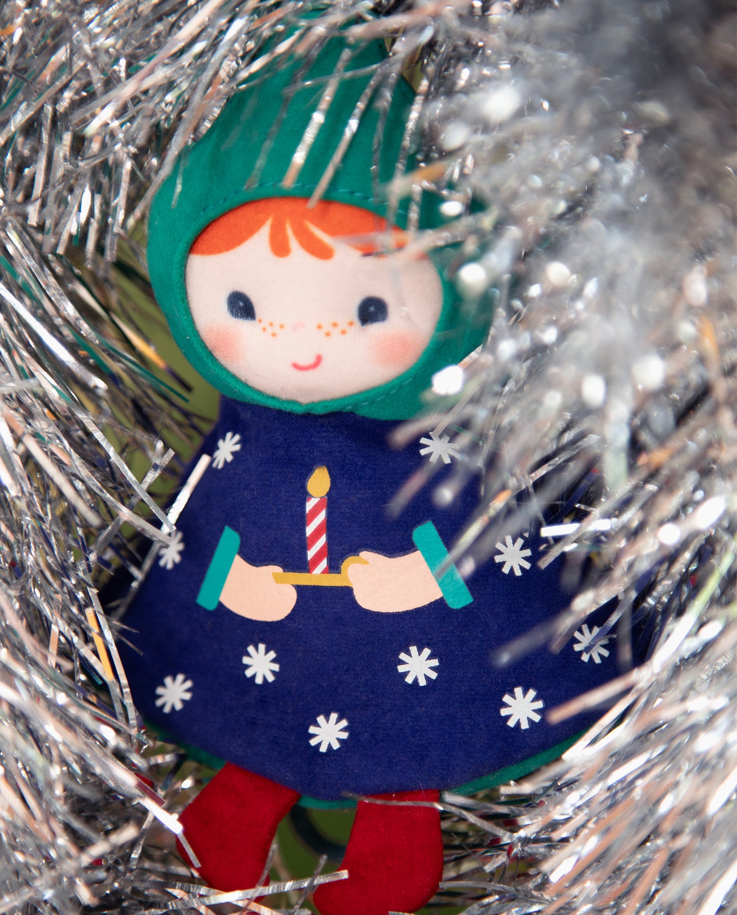 Jucarie de Craciun reversibila, Lilliputiens, Elf Titti, straluceste in intuneric, 2 ani+