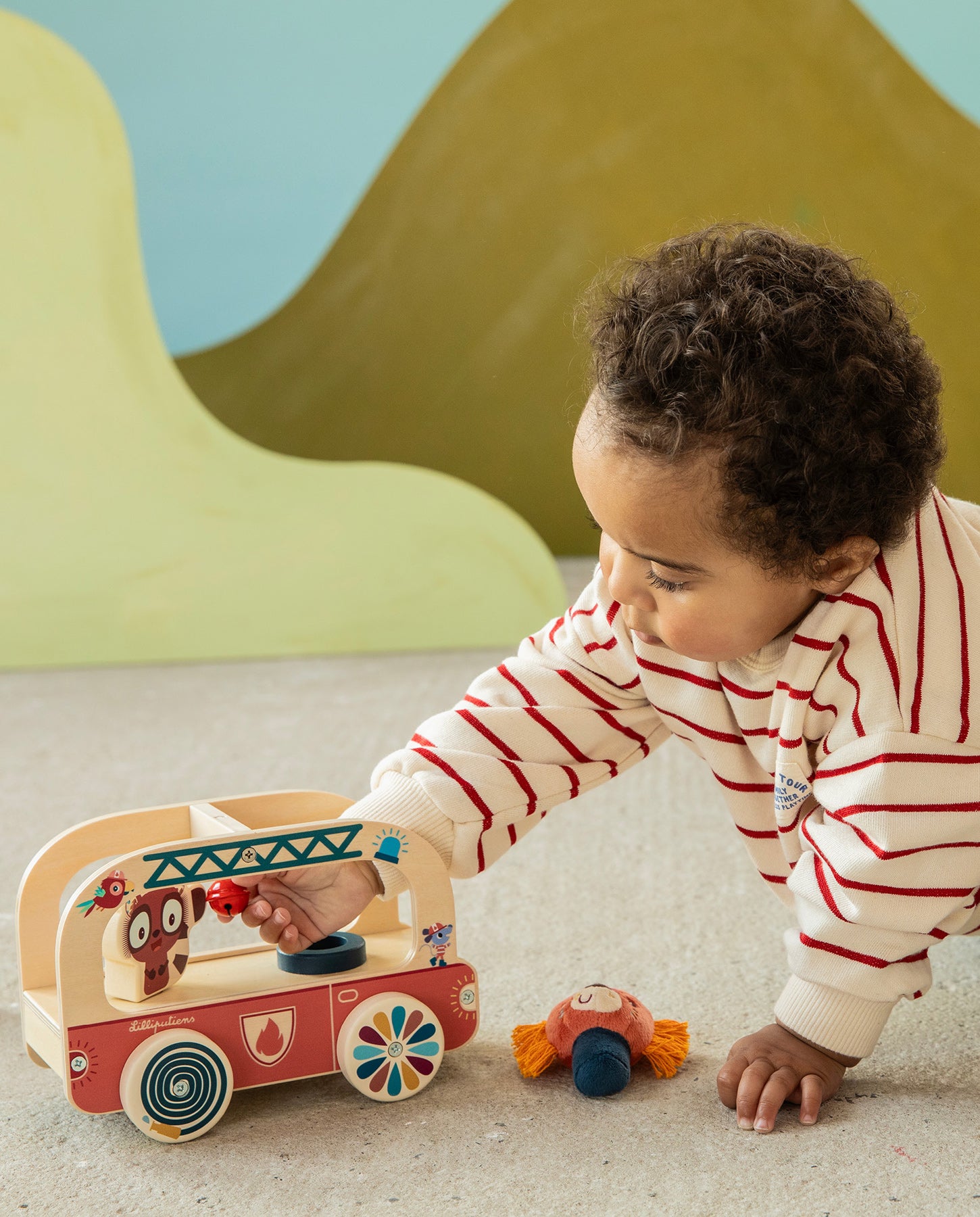 Jucarie de tras din lemn, Lilliputiens, Autobuz magic, cu unicornul Lena, 3 ani+