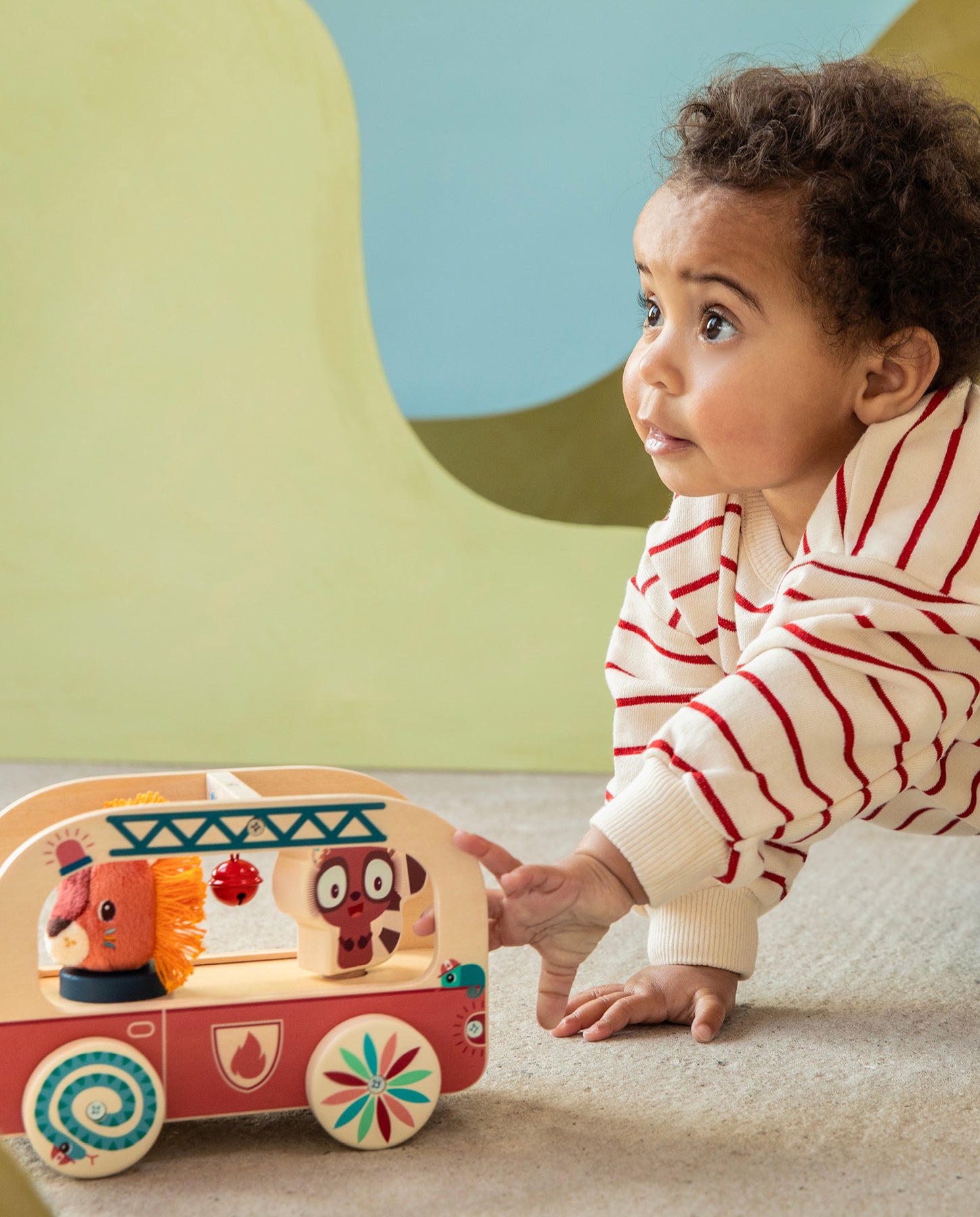 Jucarie de tras din lemn, Lilliputiens, Autobuz magic, cu unicornul Lena, 3 ani+