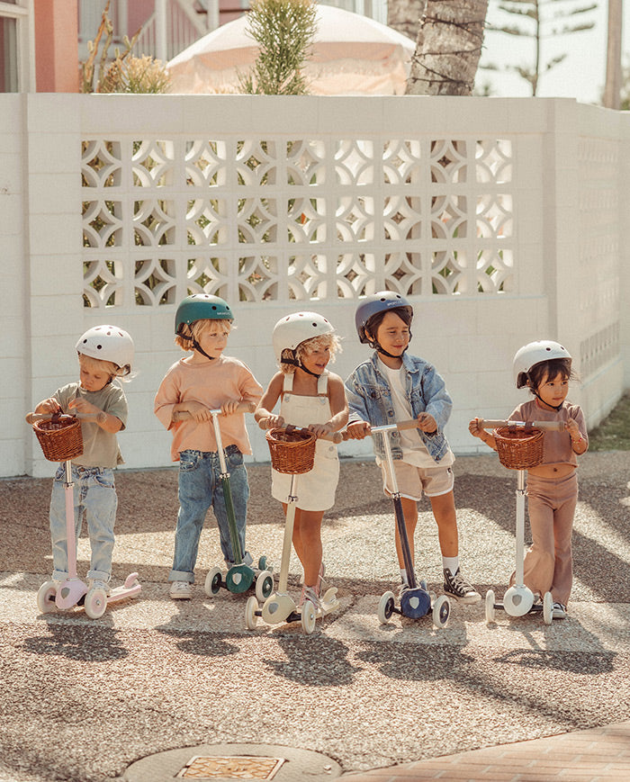 Trotineta cu trei roti, Banwood, inaltime reglabila, cadru aluminiu, verde, 3 ani+