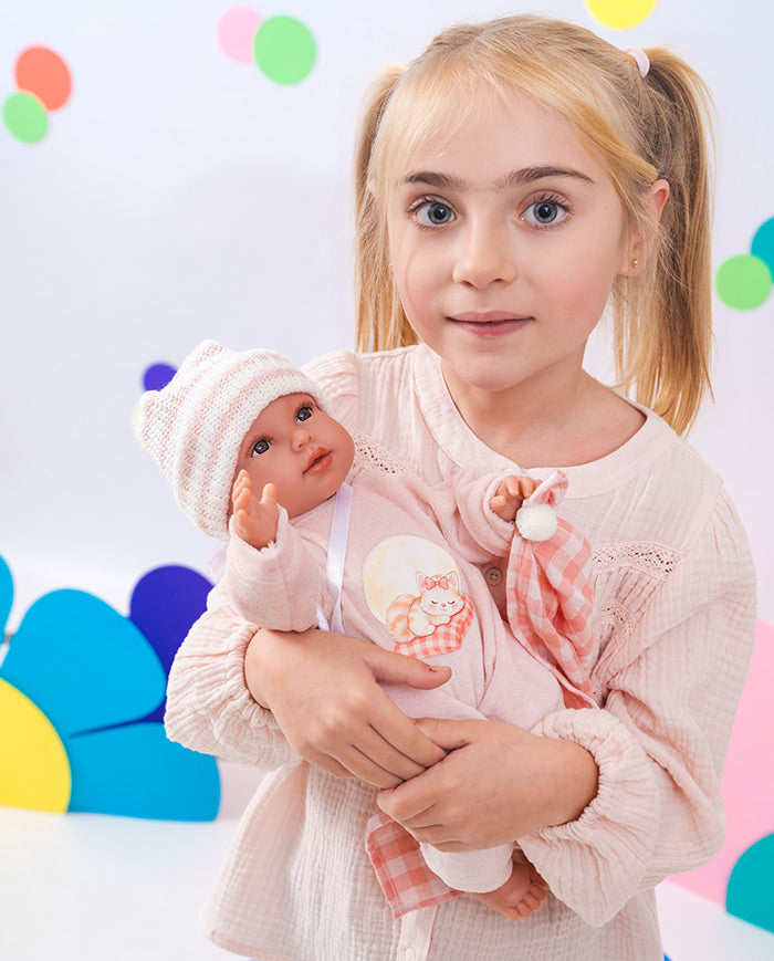 Papusa Llorens, Olivia cu paturica roz in carouri, cu sunete, 38 cm
