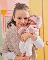 Papusa Llorens, Chloe zambareata cu vestuta roz, cu sunete, 38 cm