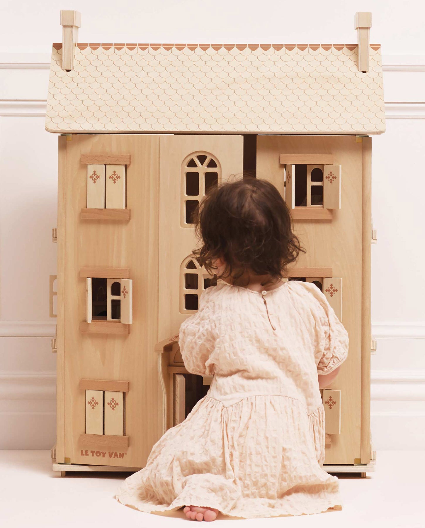 Casuta de papusi, Le Toy Van, din lemn, 92 cm, 3 ani+