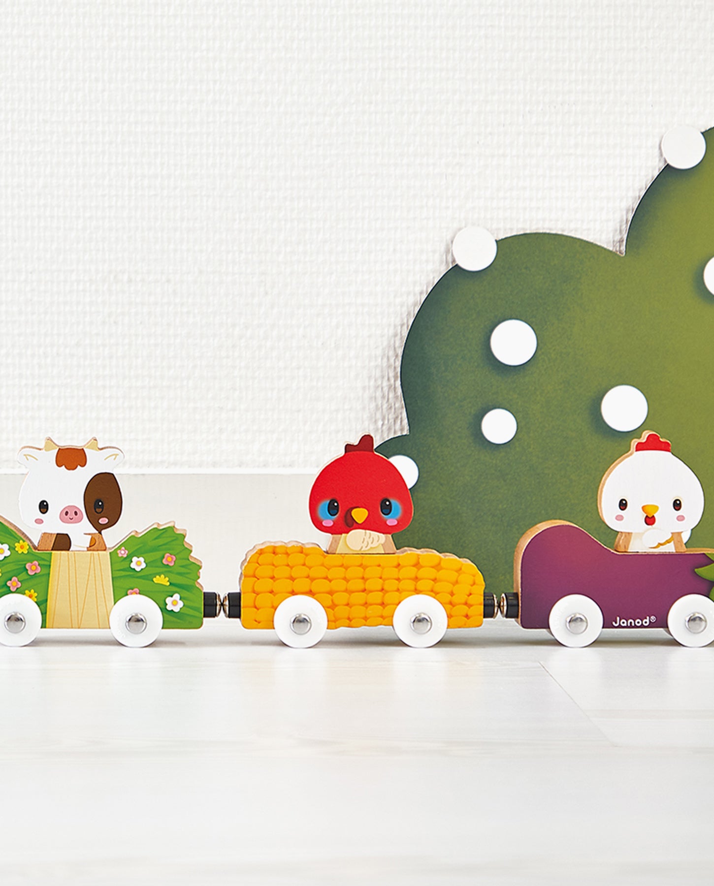 Set magnetic, Janod, Animalele de la ferma, cu 3 masinute, 18 luni+