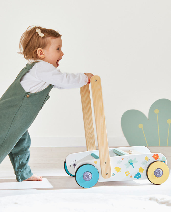 Premergator din lemn multi-activitati, Janod, 12 luni+