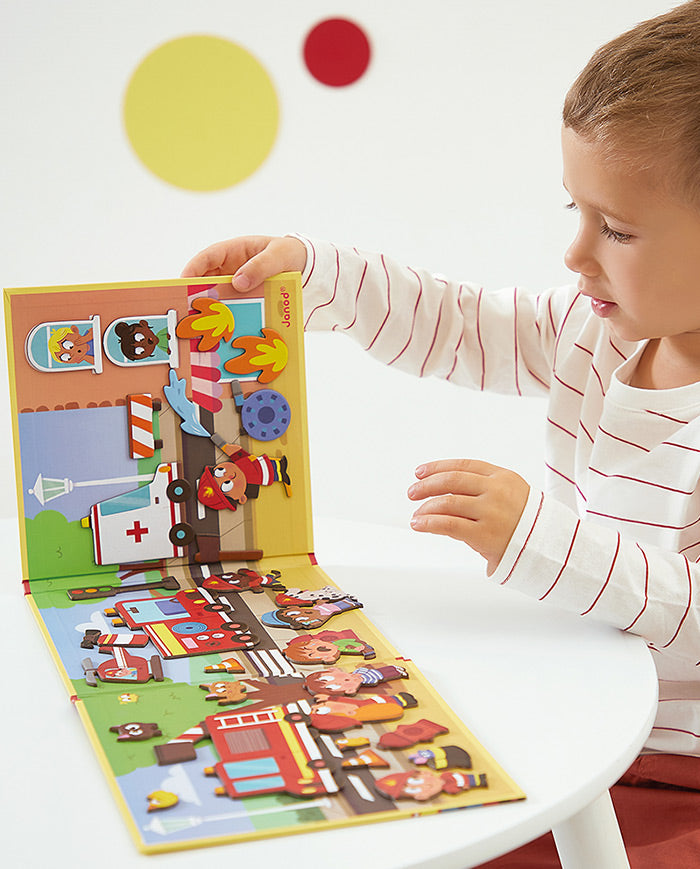 Joc plansa cu piese magnetice, Janod, pompieri, 3 ani+