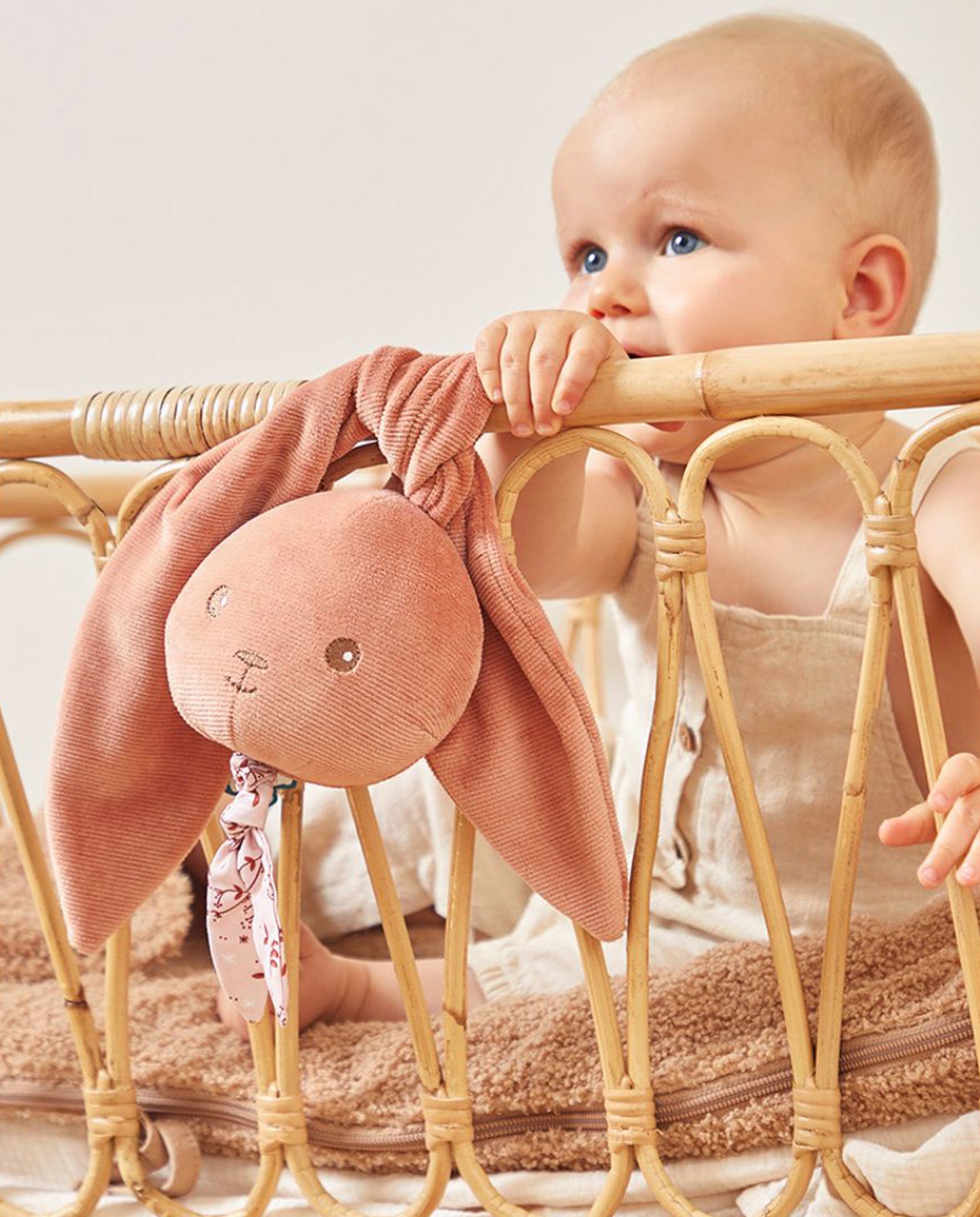 Jucarie muzicala, Kaloo, Iepuras de plus, Maro