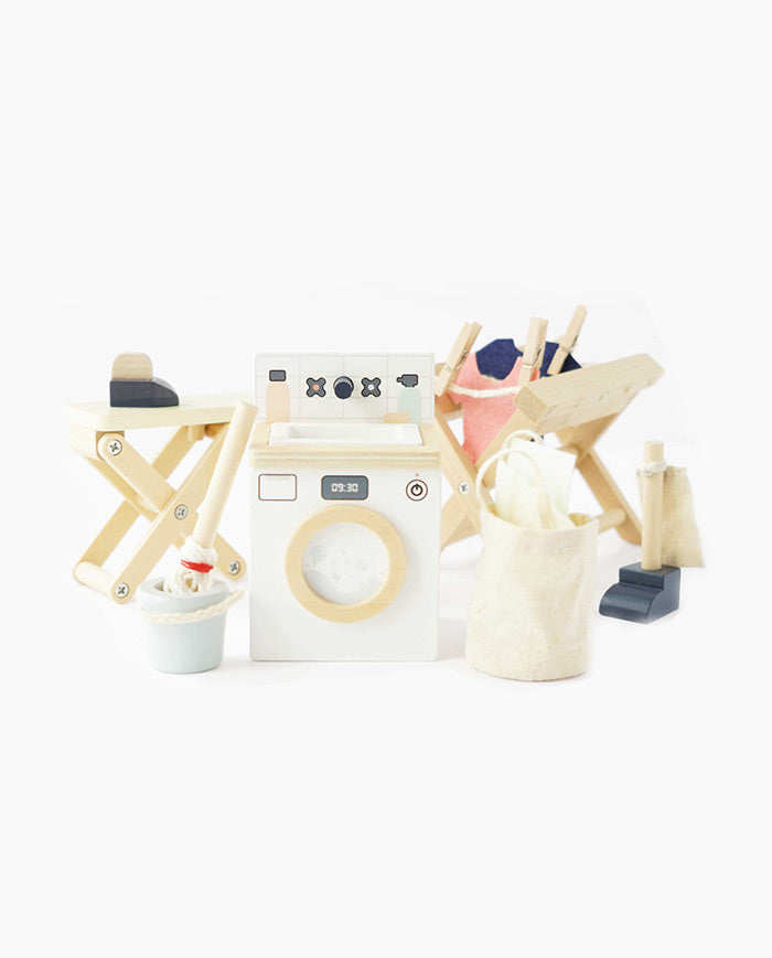 Mobilier pentru casuta, Le Toy Van, set camera de curatatorie, din lemn