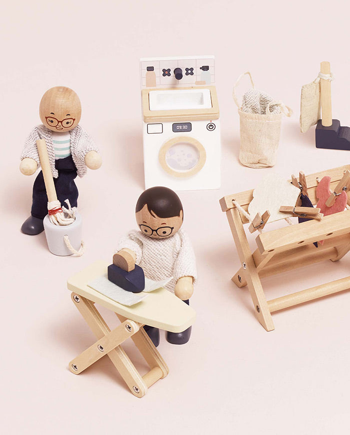 Mobilier pentru casuta, Le Toy Van, set camera de curatatorie, din lemn