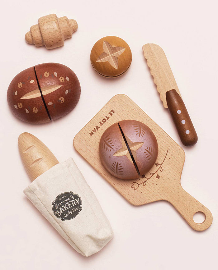 Set produse de patiserie, Le Toy Van, 12 piese, din lemn, 3 ani+