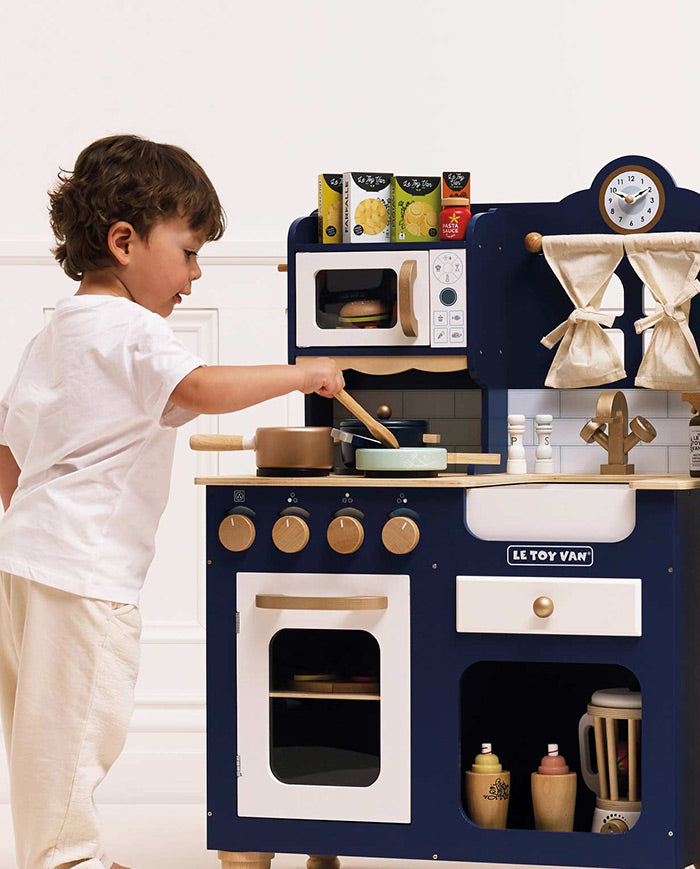 Cuptor cu microunde, Le Toy Van, din lemn, 3 ani+