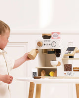 Cafenea Barista din Lemn, Le Toy Van, cu 17 accesorii, 3 ani+