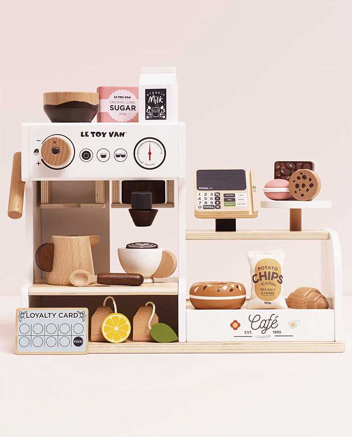 Cafenea Barista din Lemn, Le Toy Van, cu 17 accesorii, 3 ani+