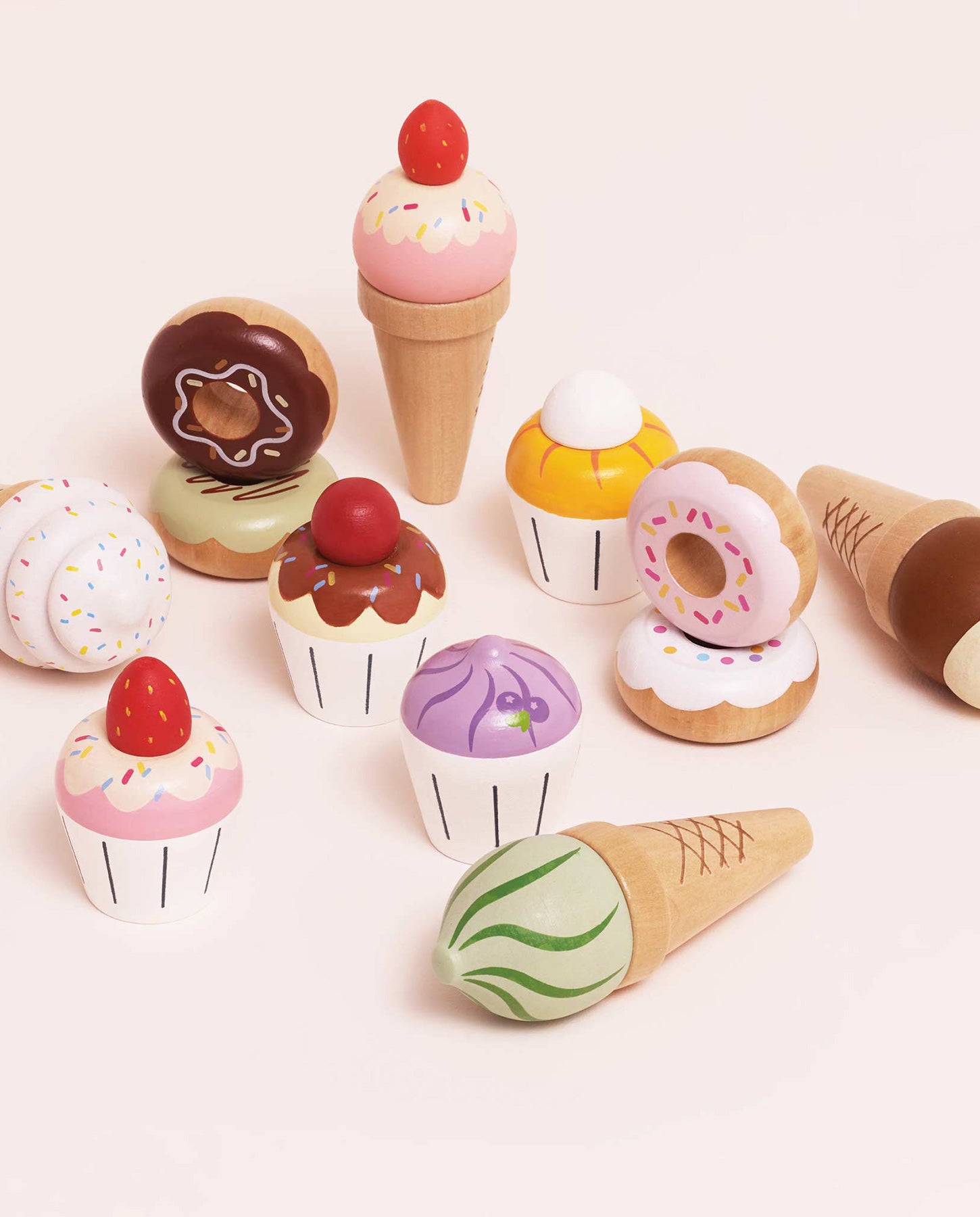 Set inghetata la cornet, Le Toy Van, cu suport, din lemn, 3 ani+